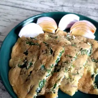 Burgundy eggs