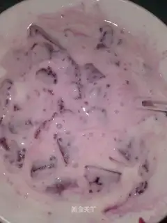 Flamingo yogurt bowl