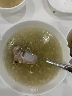 Big bones for a melon