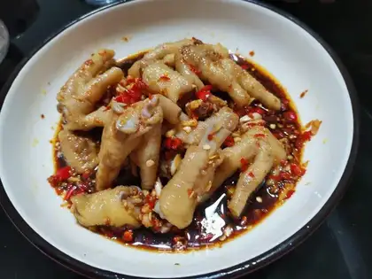 Sour chicken claws