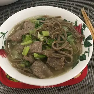 Beef broth noodles