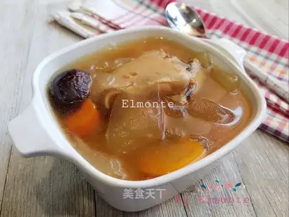 Chicken soup with carrots