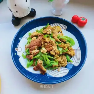 Shrimp, pepper, fried eggs