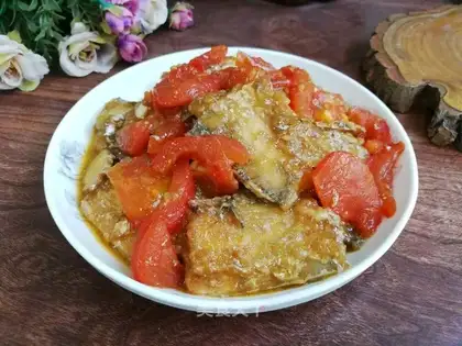 Tomatoe with fish