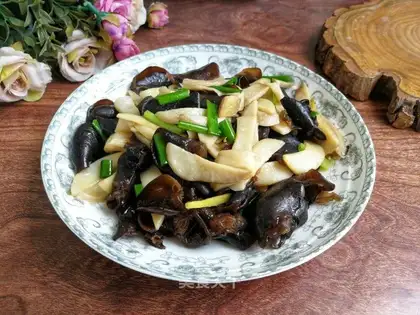 Blackwood fried abalone mushrooms