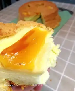 Pineapple-fruit twirl cake