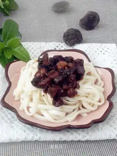 Spaghetti noodles