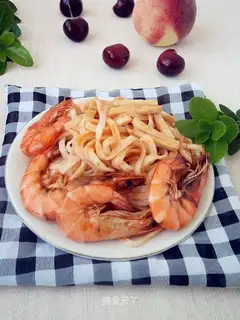 Cheese and shrimp noodles
