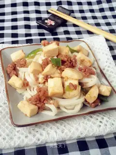 Tofu roasted meat noodles
