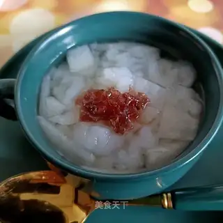 Autumn pear stewing snow clams