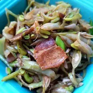 Go back to the pot and fry the beans