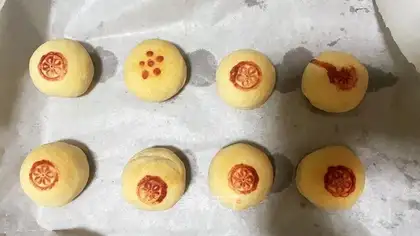 A moon cake