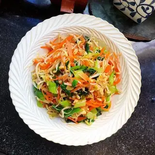 Oily bean sprouts