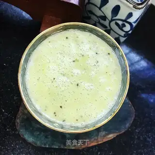 The honey juice of the monkeys