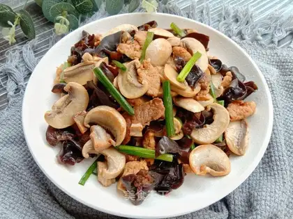 Mouth-black-mucked meat