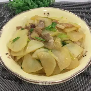 Five bouquets with potatoes