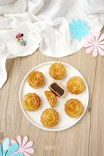 Blueberry mooncake