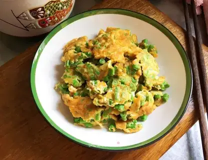 Soybeans fried eggs
