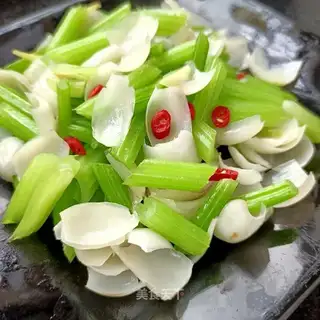 Celery makes fresh lilies