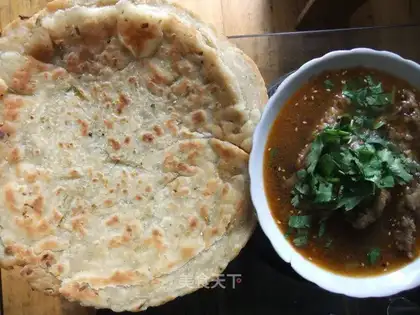 Hot noodles onion fragrant oil cake