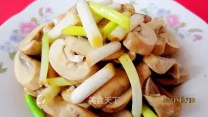 Mushroom in onion oil