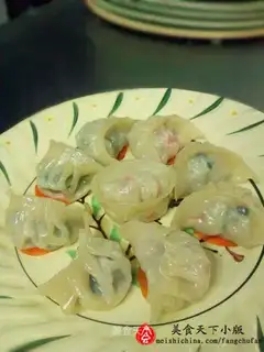 Steamed dumplings with mushroom