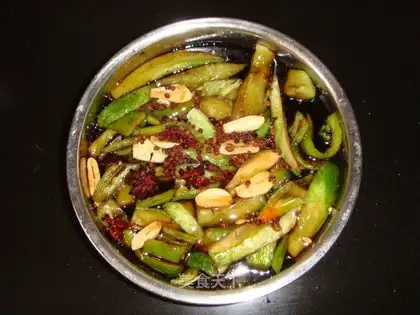 Crispy pickled cucumber