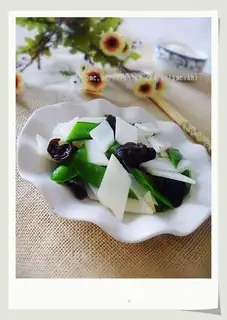 stir-fried yam with lotus beans and fungus