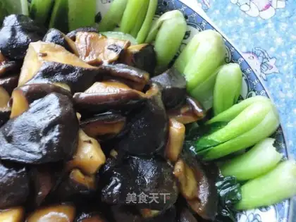 Mushrooms and vegetables in oyster sauce