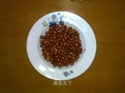 Salt and pepper peanuts