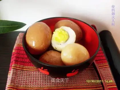 Spiced tea egg