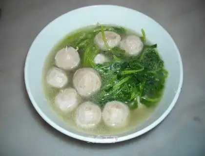 Motherwort meatball soup