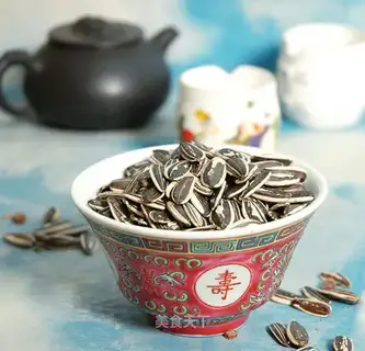 Cooking five-spice sunflower seeds