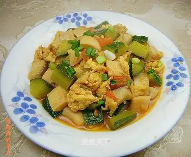 stir-fried mushroom with mixed vegetables and eggs