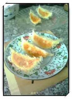 Fried dumplings with shepherd's purse