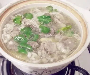 Steamed beef with mushroom