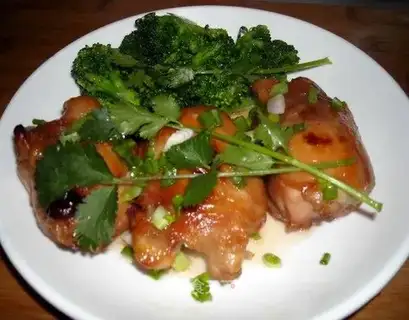Roasted chicken legs with honey sauce