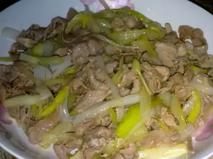lamb with fried green onions