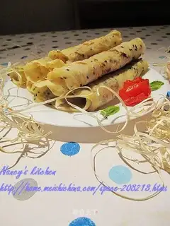 Pan version black sesame egg roll
