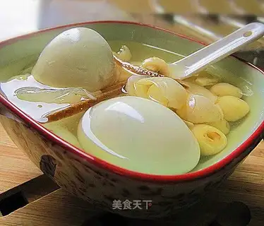 Lotus seeds, lily, egg syrup water