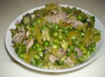 Braised pickled vegetables with peas