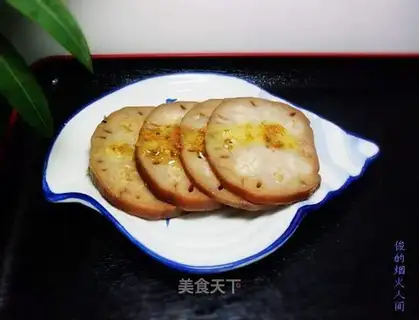 Sweet osmanthus and glutinous rice lotus root in honey sauce