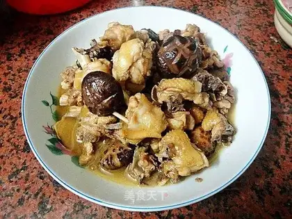 Braised chicken with winter mushrooms
