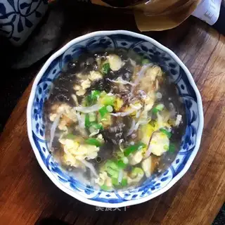 Silverfish omelet soup