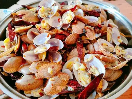 Spicy oil clams