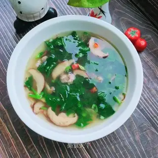 Soup of mushrooms