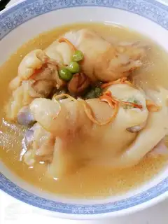 Peaches pig hand soup