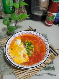 Tomato egg noodles