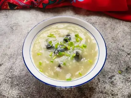 Porridge onions and eggs
