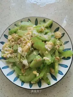 Shrimp cucumber fried eggs